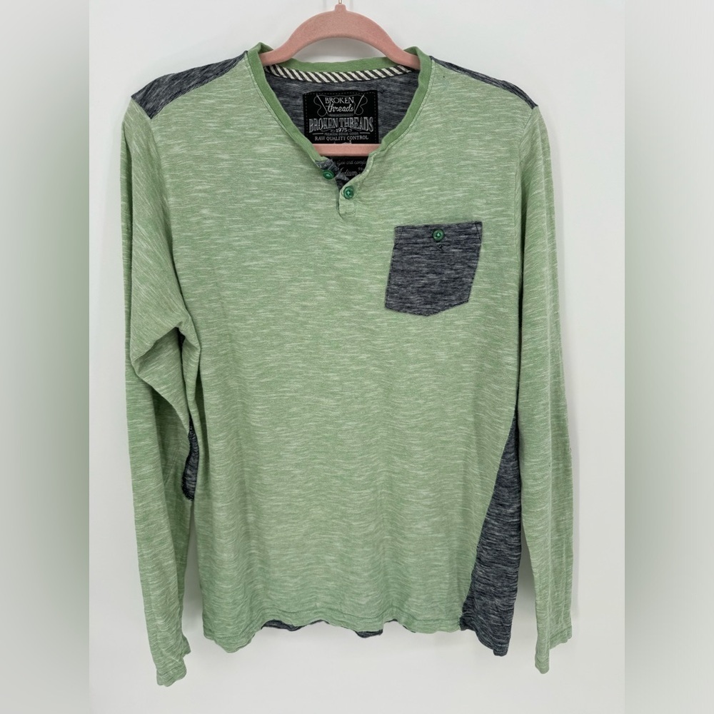 Broken Threads Long Sleeve Vintage T-Shirt Men's Size Medium
